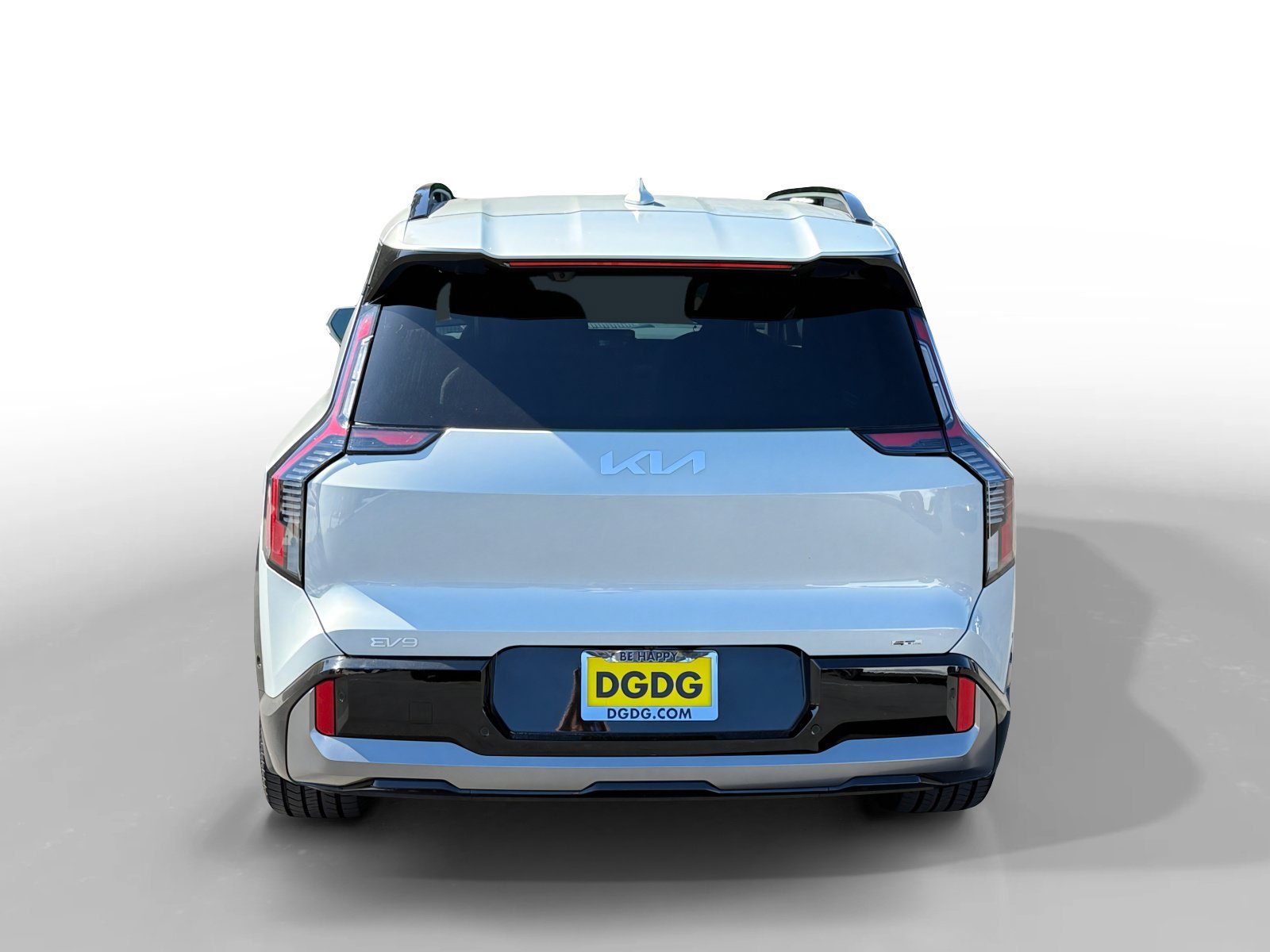 Used 2024 Ivory Kia GT-Line image 4
