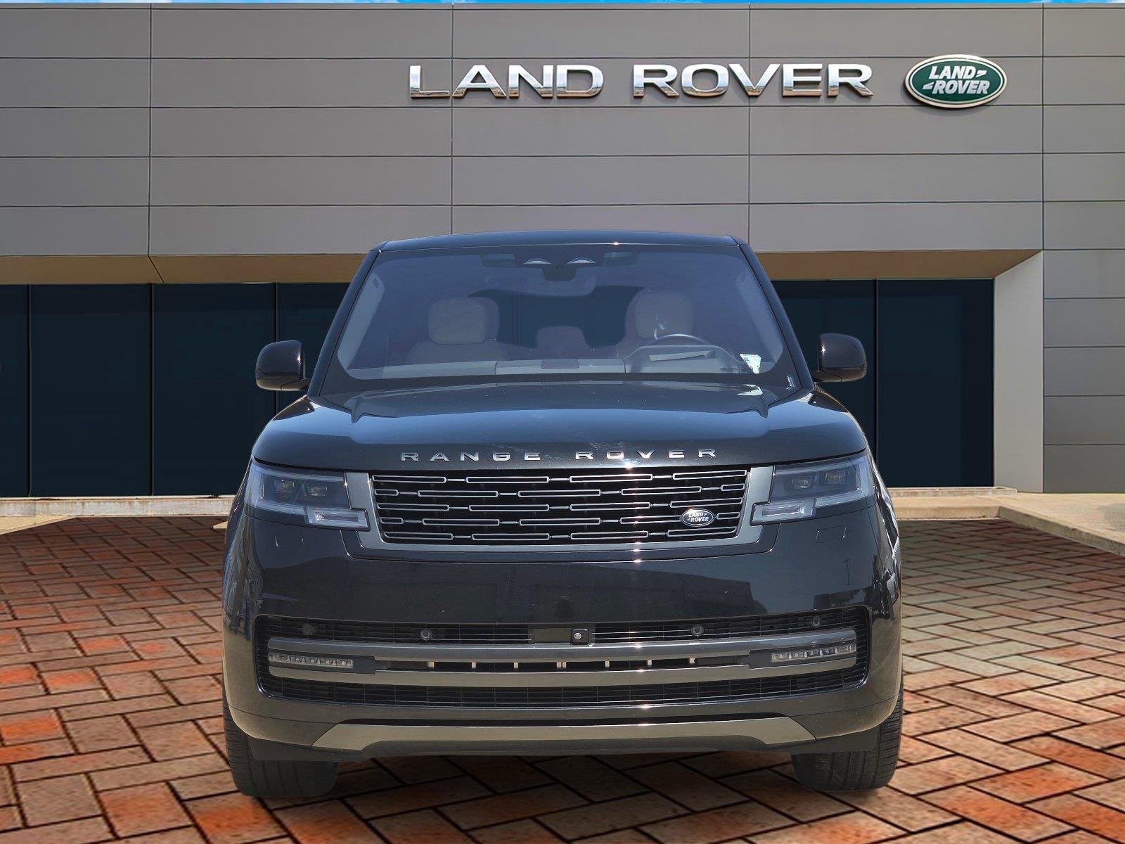 Used 2023 Santorini Black Metallic Land Rover SE image 2