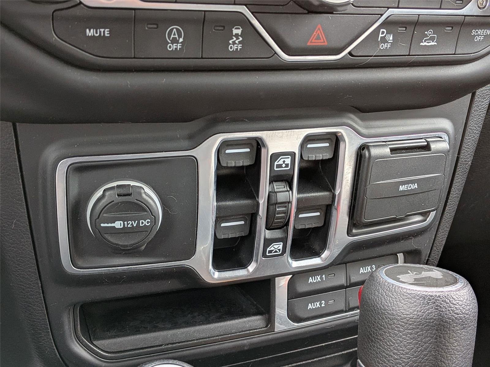 Used 2021 Snazzberry Pearlcoat Jeep Unlimited Sahara image 19