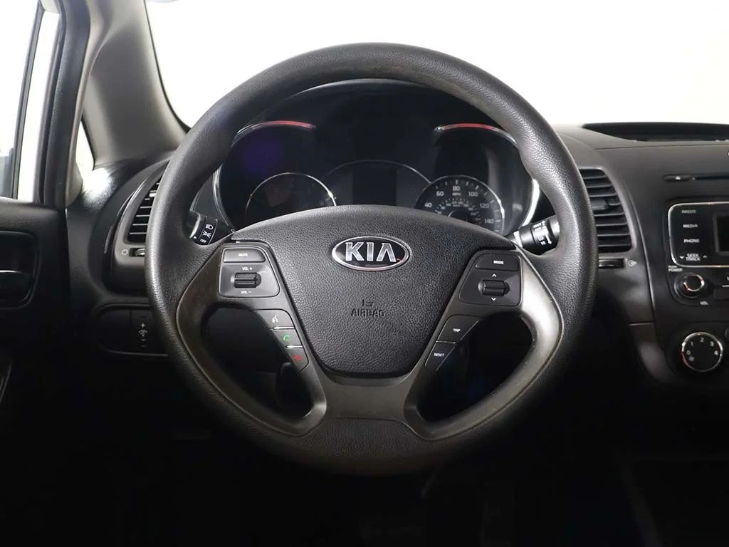 Used 2016 White Kia LX image 28