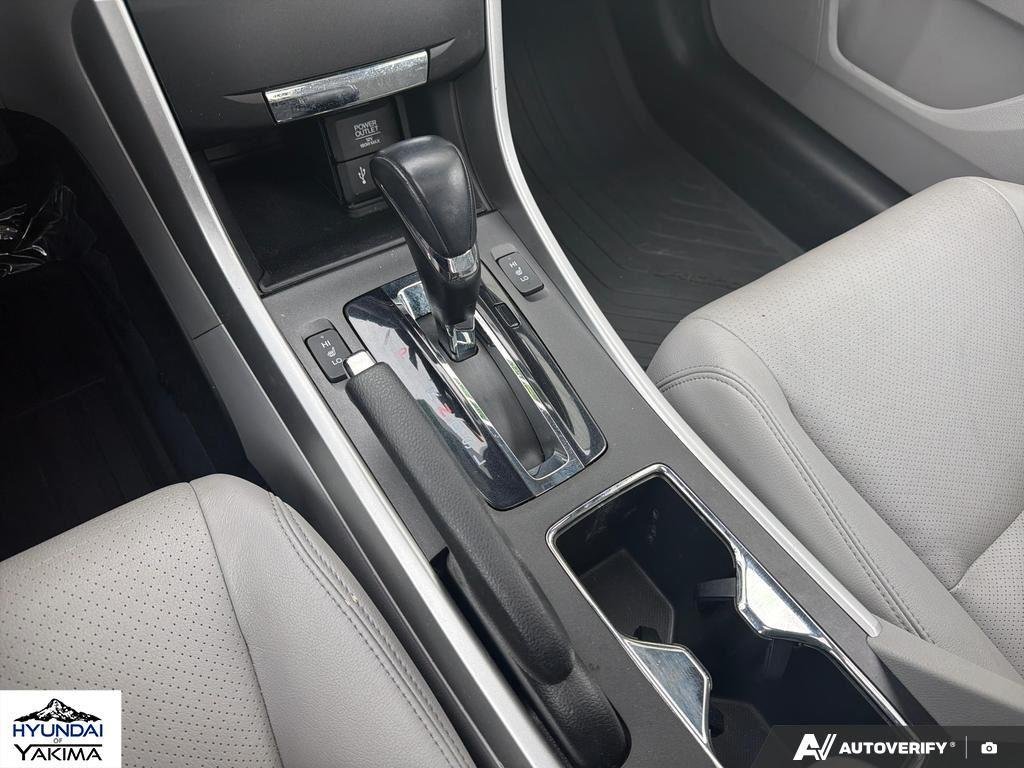 Used 2014 Alabaster Silver Metallic Honda EX-L image 18