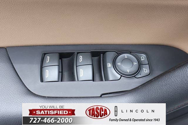 Used 2024 Iridescent Pearl Tricoat Chevrolet Premier image 13