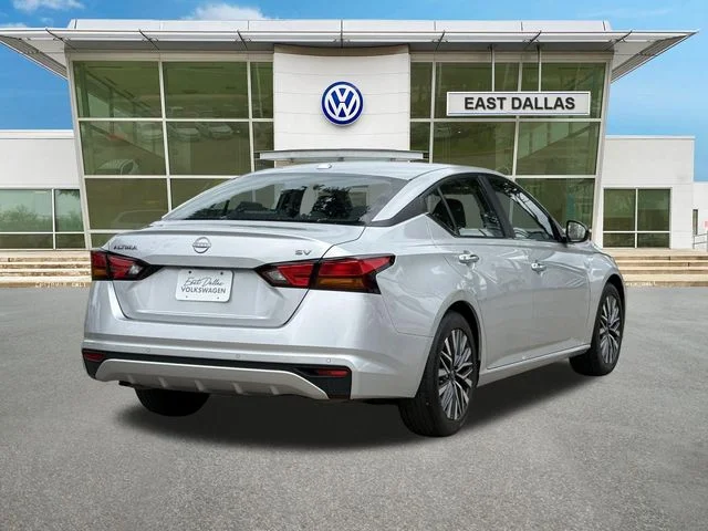 Used 2024 Silver Nissan 2.5 SV image 3