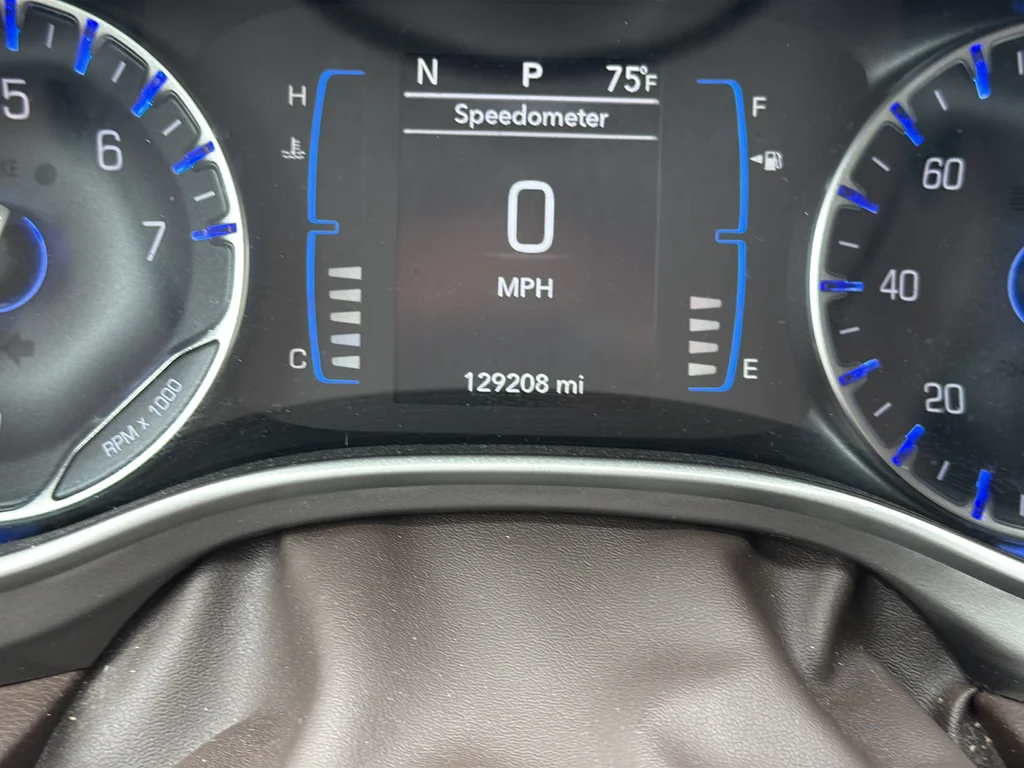 Used 2017 White Chrysler Touring L image 12