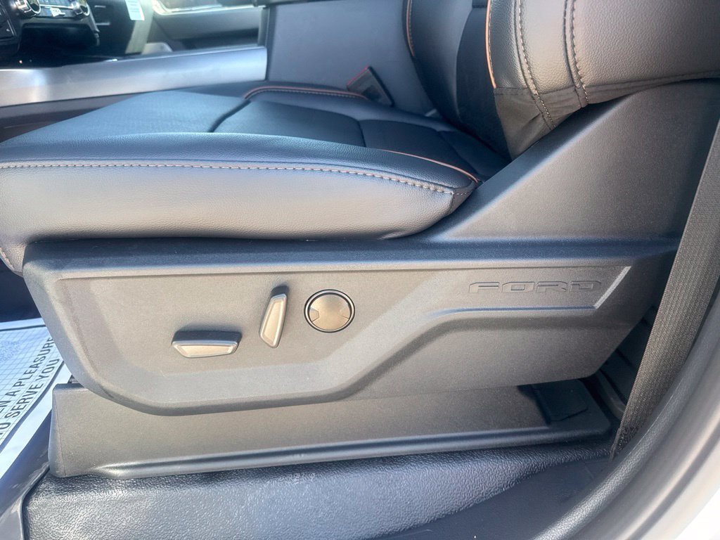 New 2026 Oxford White Ford Lariat image 15