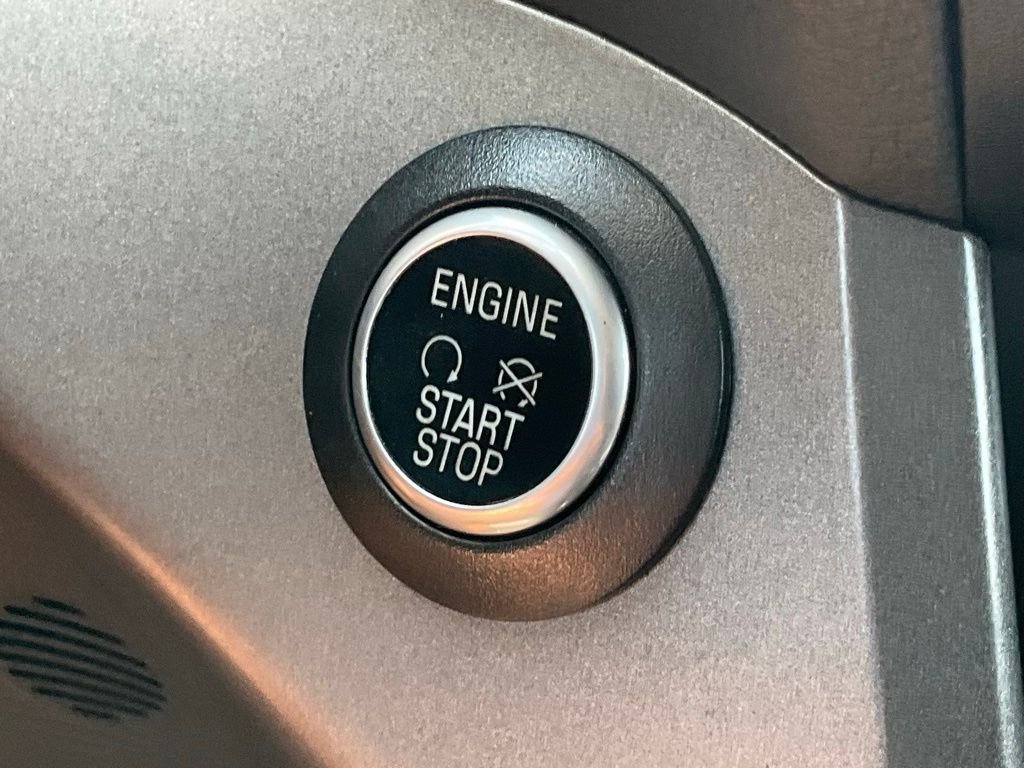 Used 2019 Magnetic Ford SE image 9