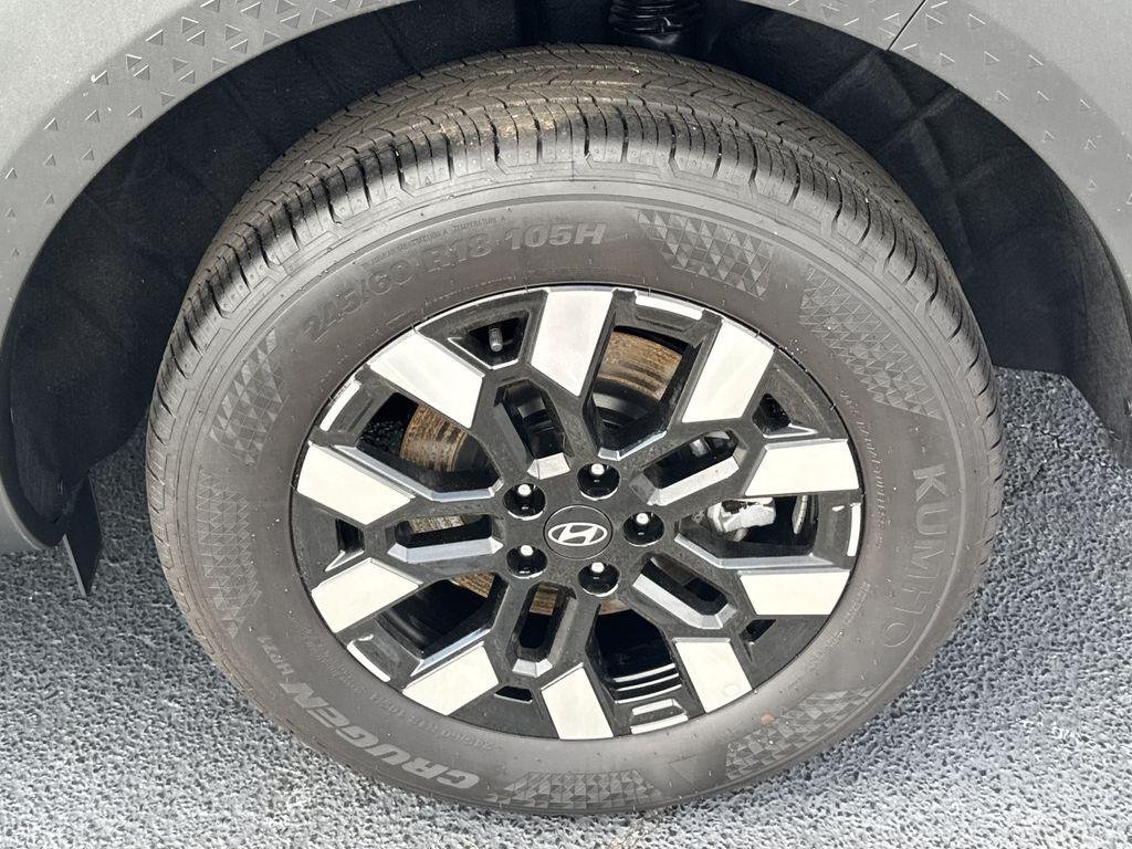 New 2026 Black Hyundai SEL FWD image 19