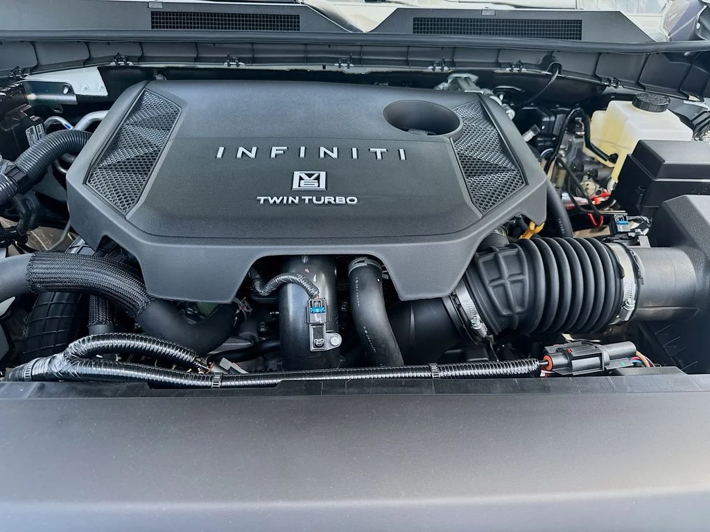 New 2027 RADIANT WHITE INFINITI Luxe 2WD image 33