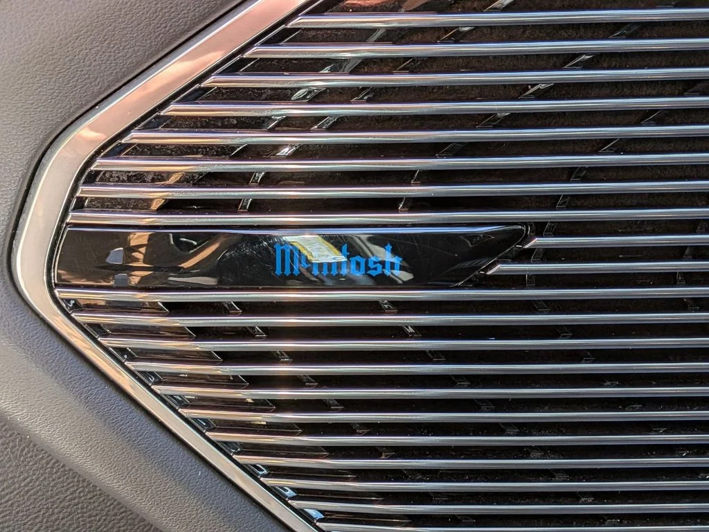 Used 2023 Black Jeep Summit Reserve image 14
