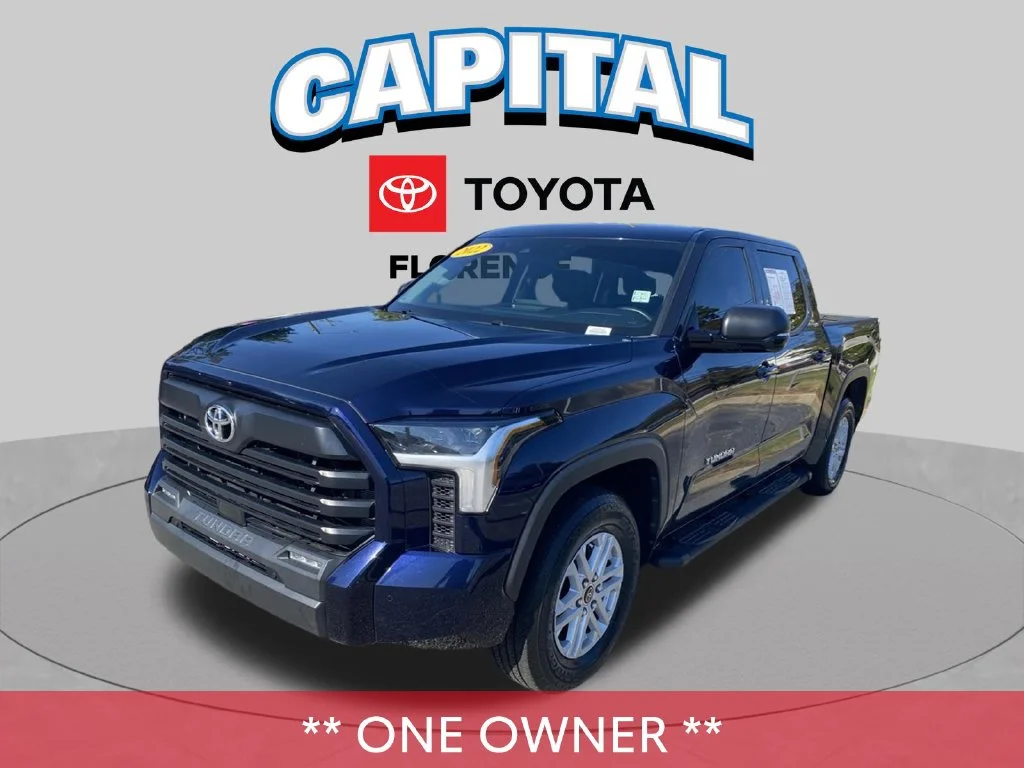 Used 2022  Toyota SR5 image 2