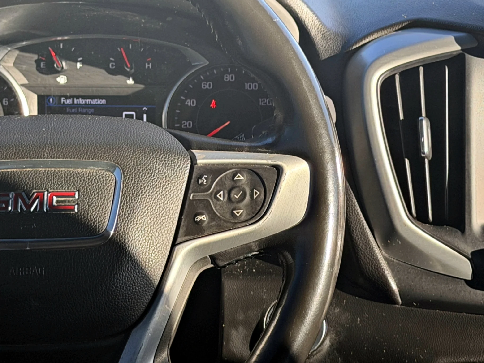Used 2018 Quicksilver Metallic GMC SLT image 13