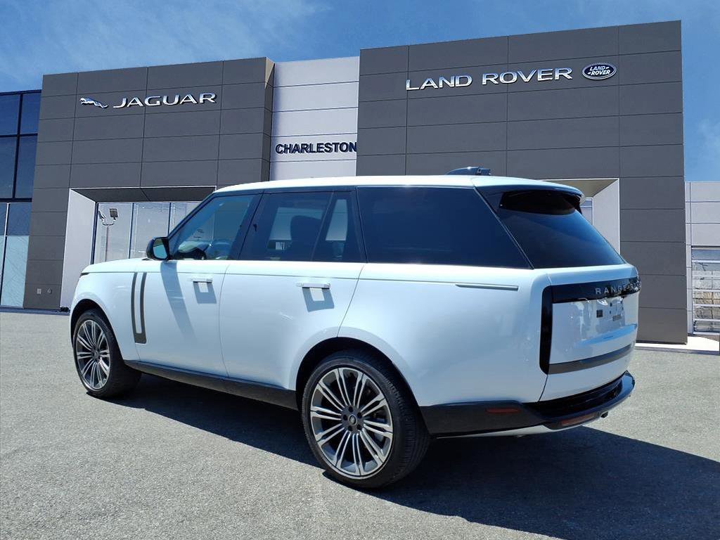 Certified Used 2025 Ostuni Pearl White Premium Metallic Land Rover SE image 3