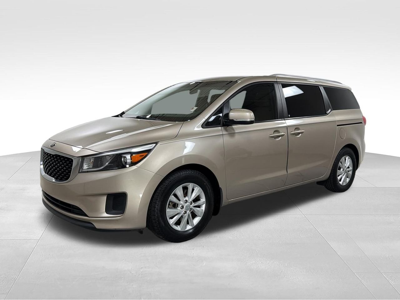 2016 Kia Sedona LX's photo