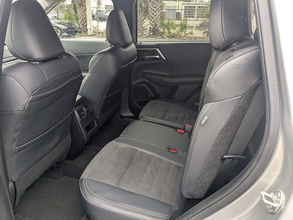 2024 Mitsubishi Outlander SE - Photo 15