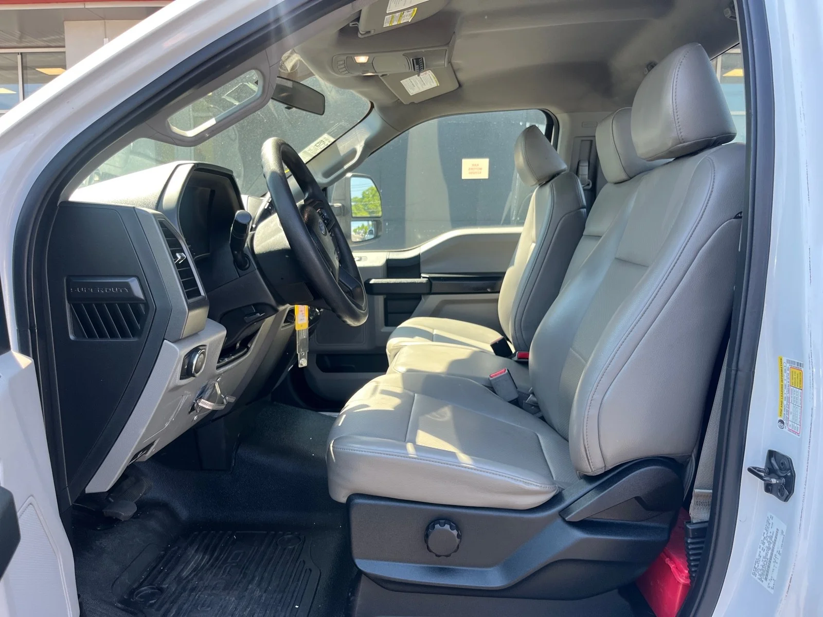 Used 2017 Oxford White Ford XL4WD REG CAB 8 BOX image 15