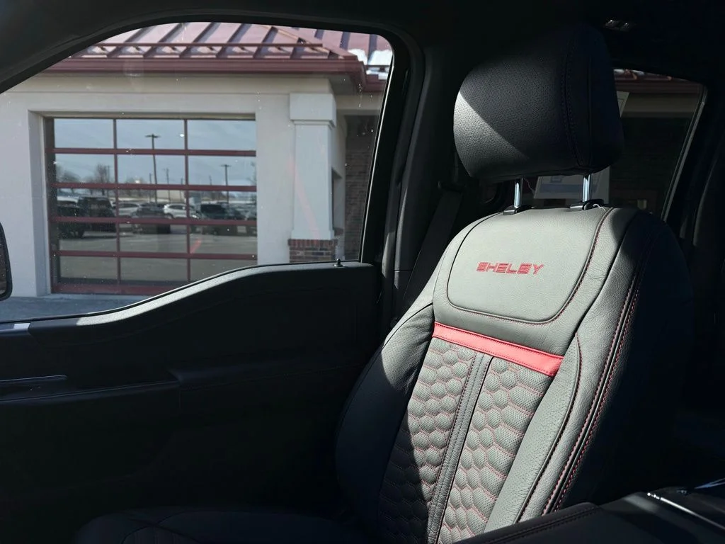 New 2025 Antimatter Blue Metallic Ford Lariat image 31