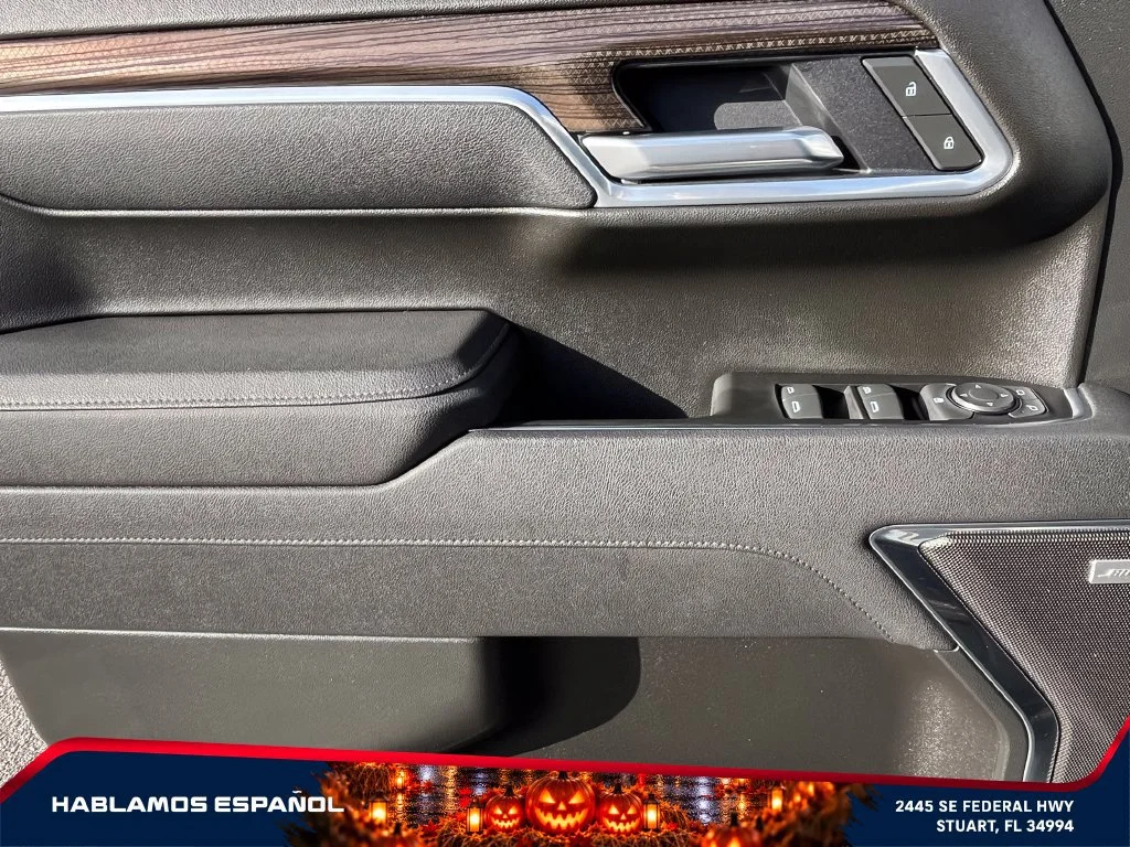 Used 2025 Summit White Chevrolet RST image 23