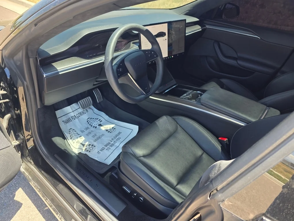 Used 2023 BLACK Tesla Plaid image 22