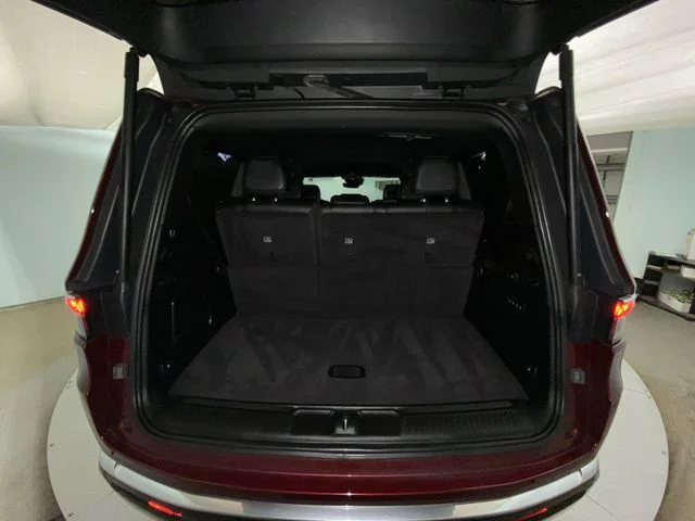 Used 2022 Red Jeep Series III image 24