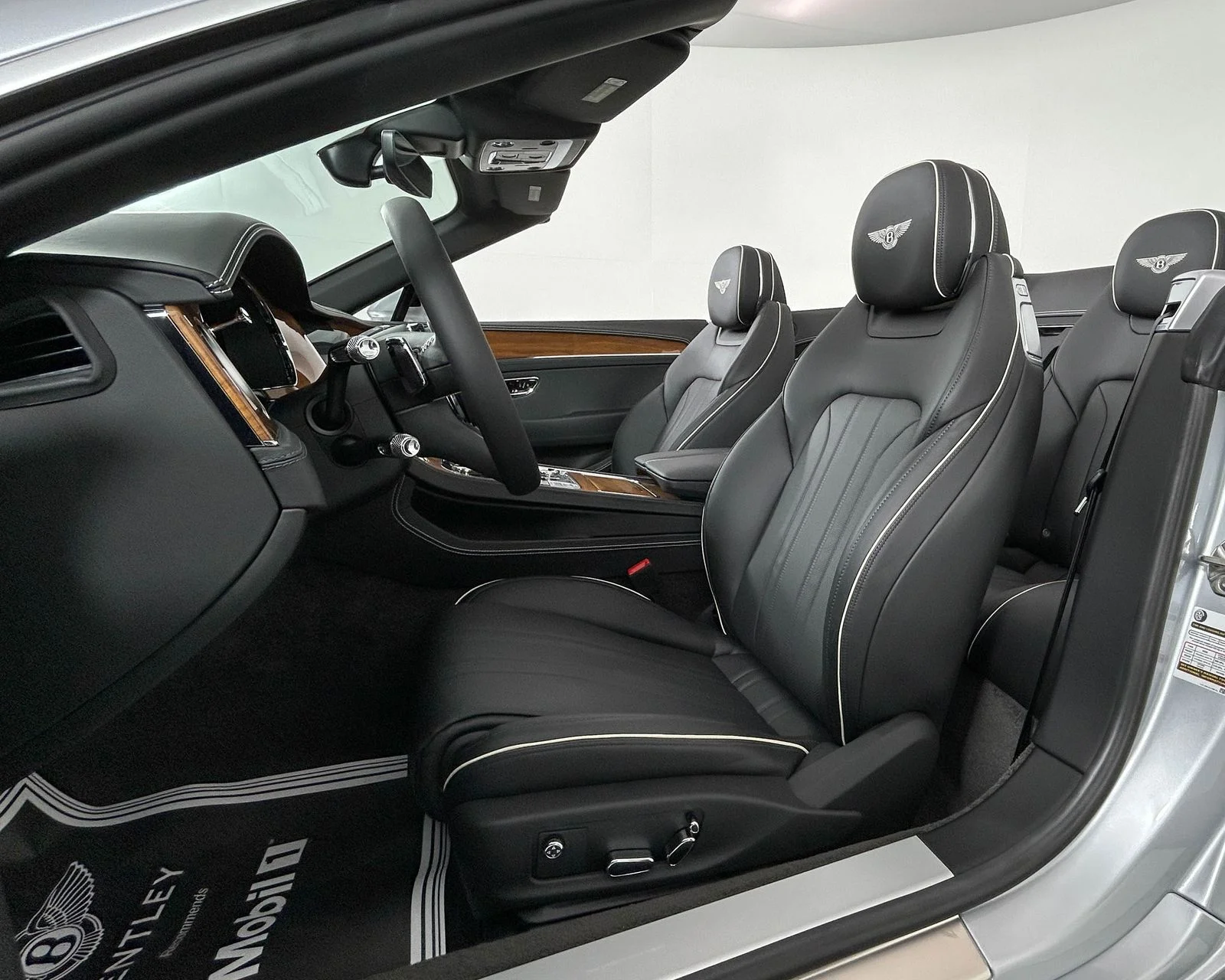 New 2026  Bentley V8 image 16