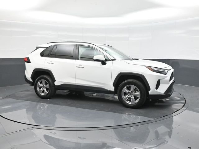 Used 2025 White Toyota XLE image 17