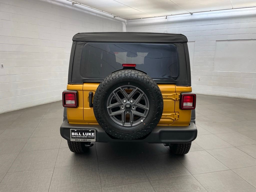 New 2026 Goldilocks Exterior Paint Jeep Sport S image 4