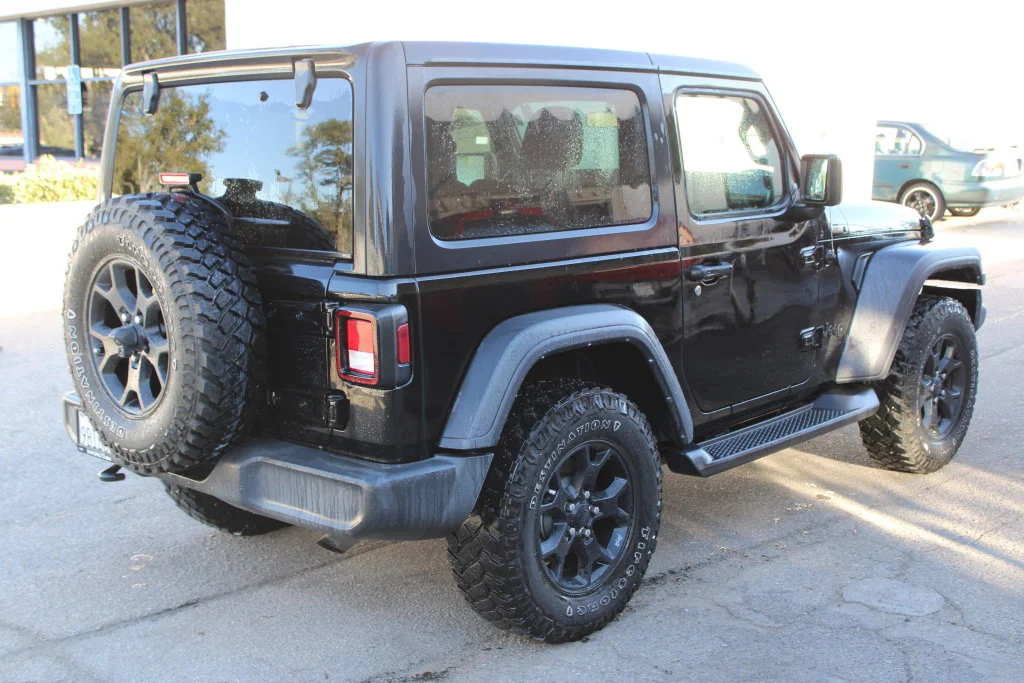 Used 2022 Black Jeep Sport S image 4