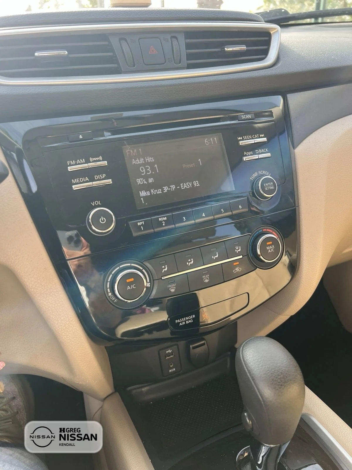 Used 2016 Red Nissan S image 8