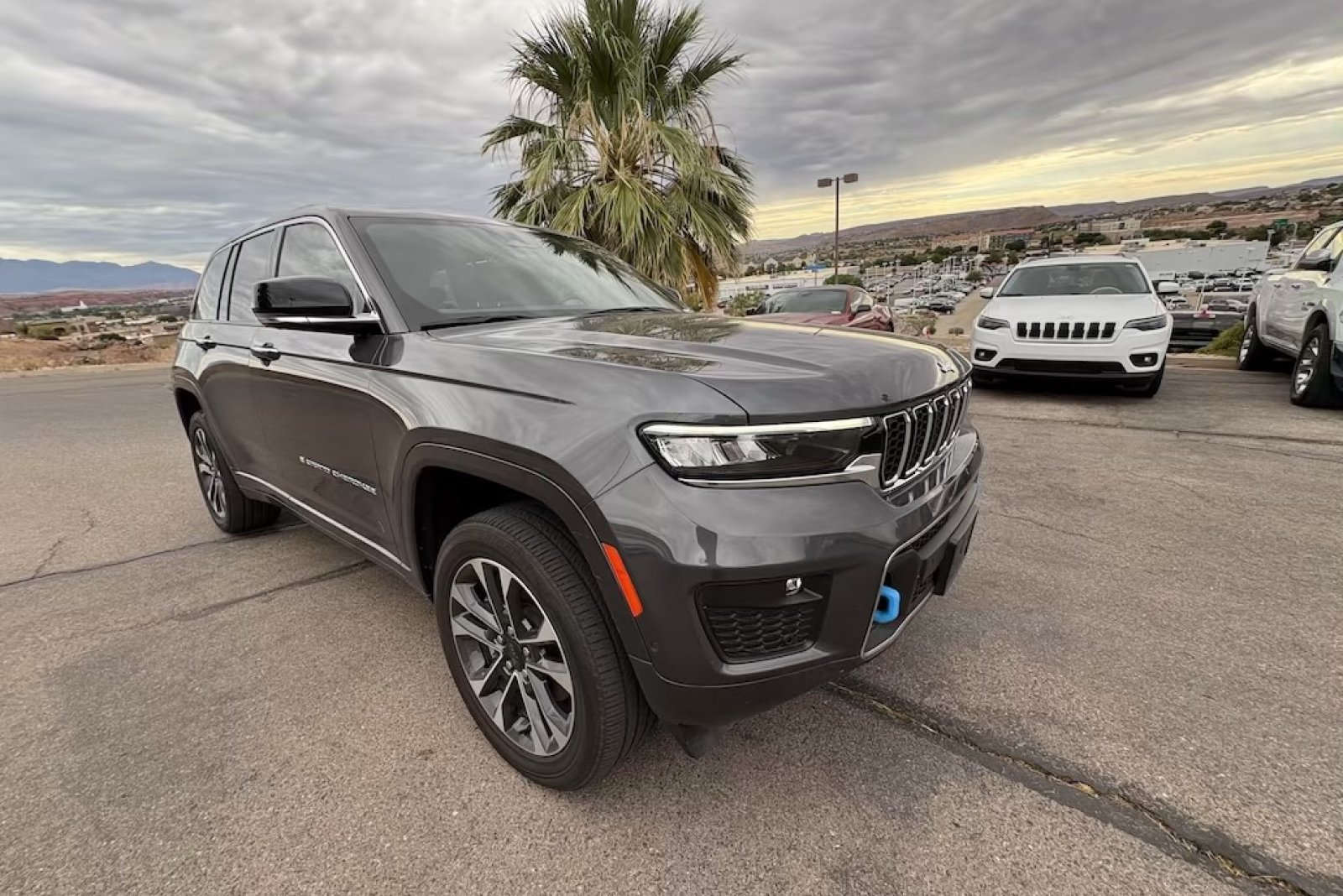 Certified Used 2023 Baltic Gray Metallic Clearcoat Jeep Overland image 8