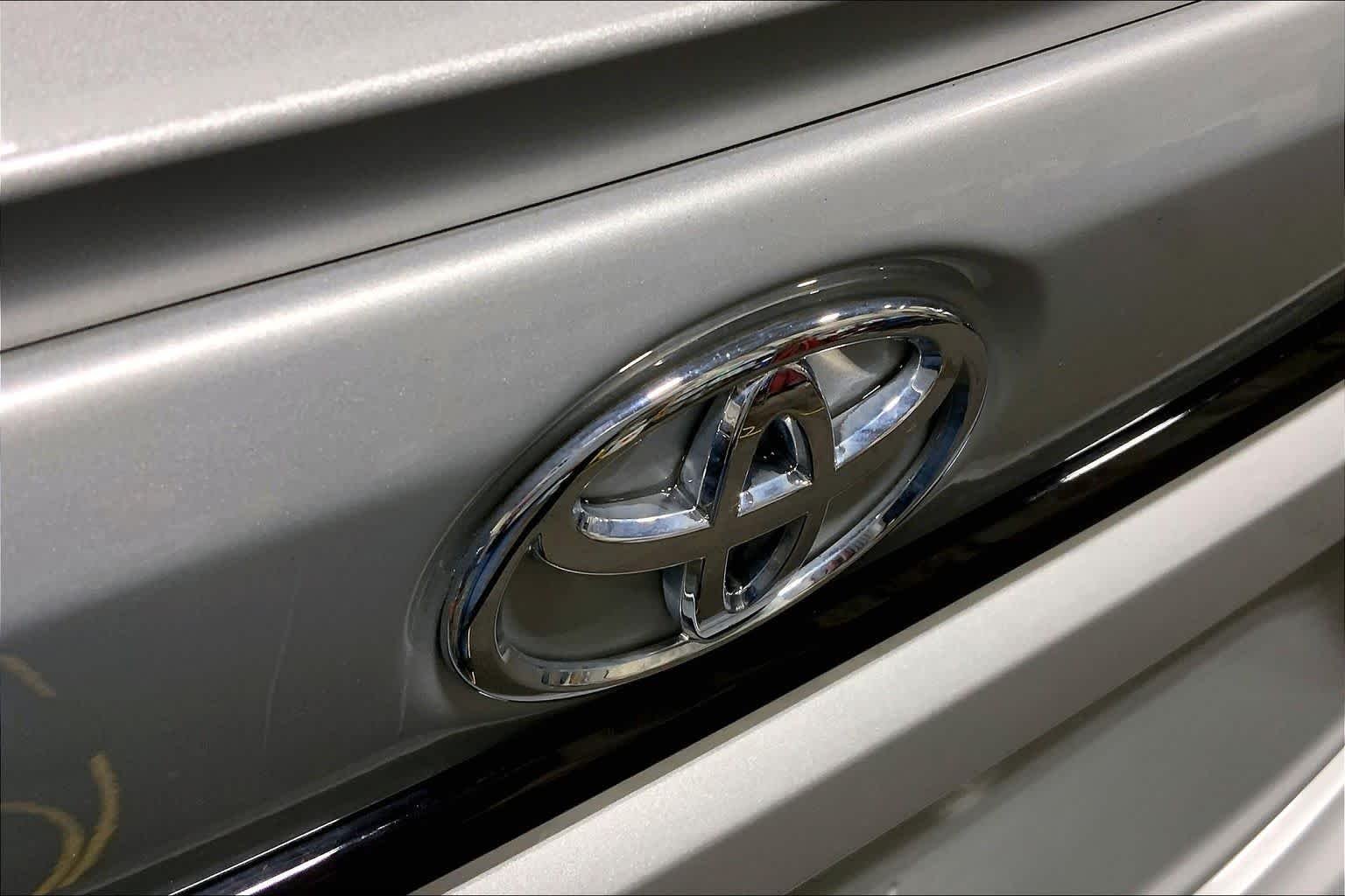 Used 2023 Classic Silver Metallic Toyota SE image 31