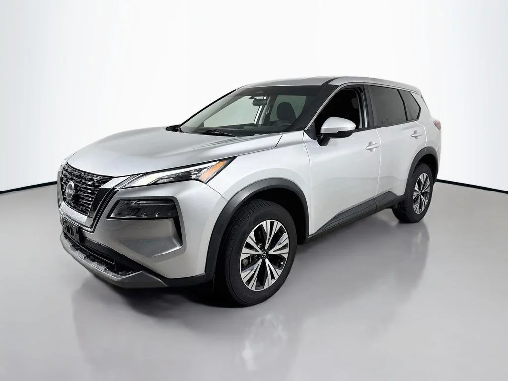 Used 2022 Brilliant Silver Metallic Nissan SV image 3