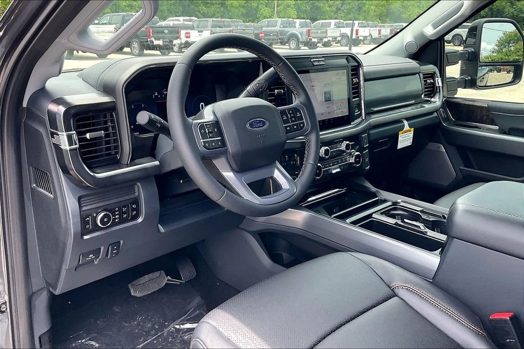 New 2026 Ford Super Duty F-250 Lariat 4D Crew Cab