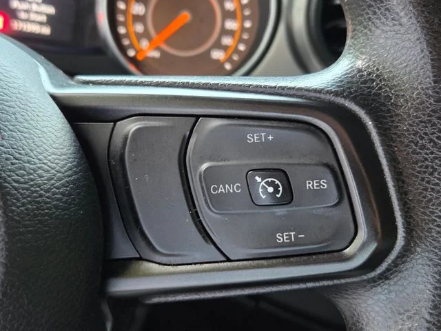 Used 2018 White Jeep Unlimited Sport image 12