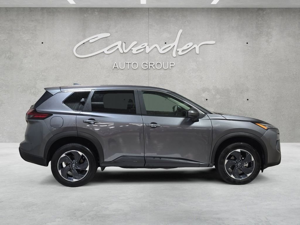 Used 2025 Gray Nissan SV image 17