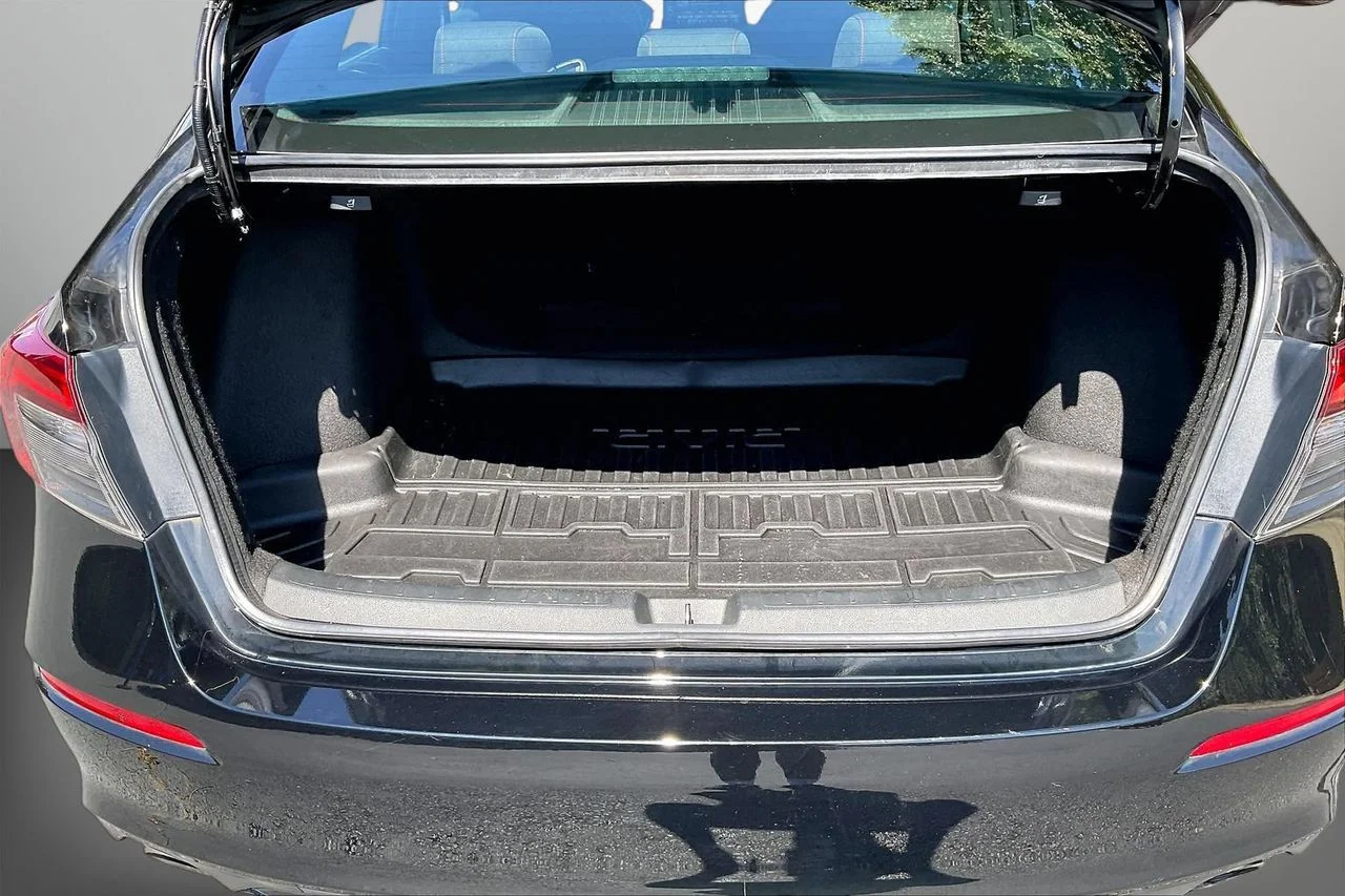 Used 2022  Honda Si image 24