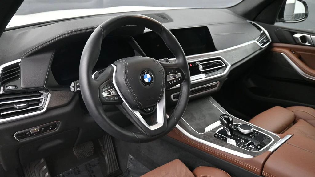 Certified Used 2023 Mineral White Metallic BMW xDrive40i image 7