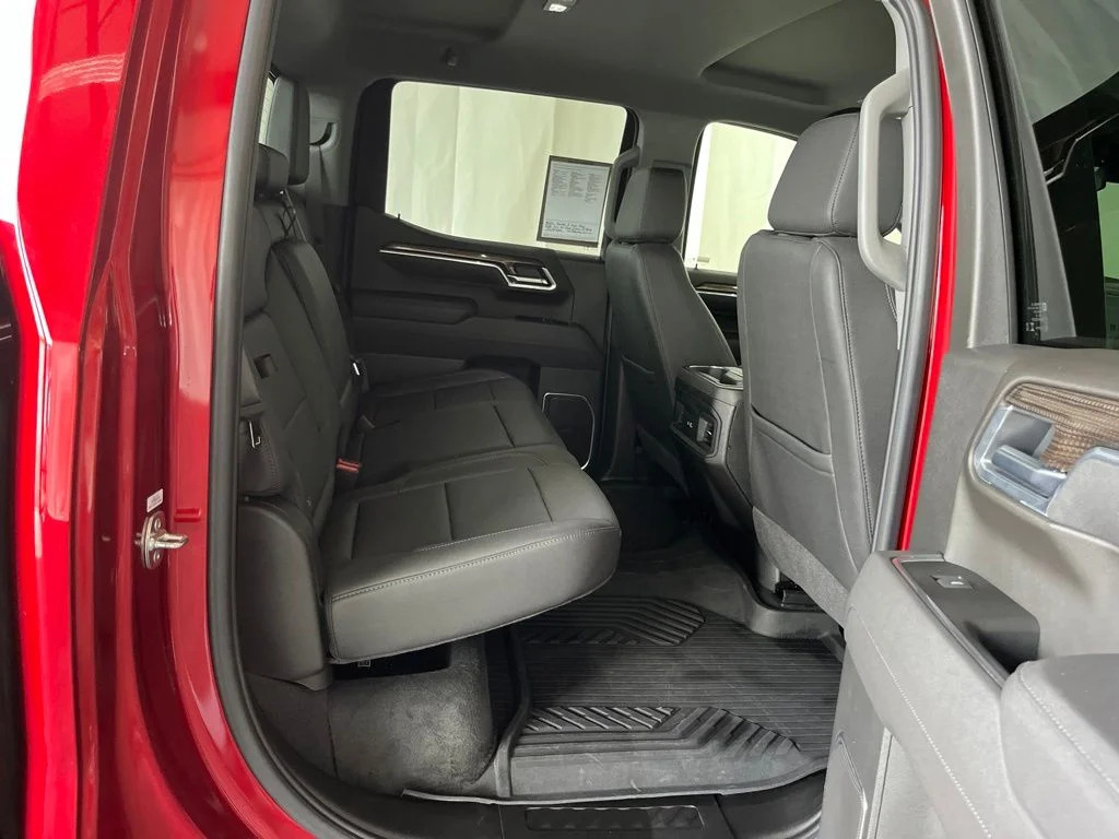 Used 2025 Red Chevrolet RST image 21