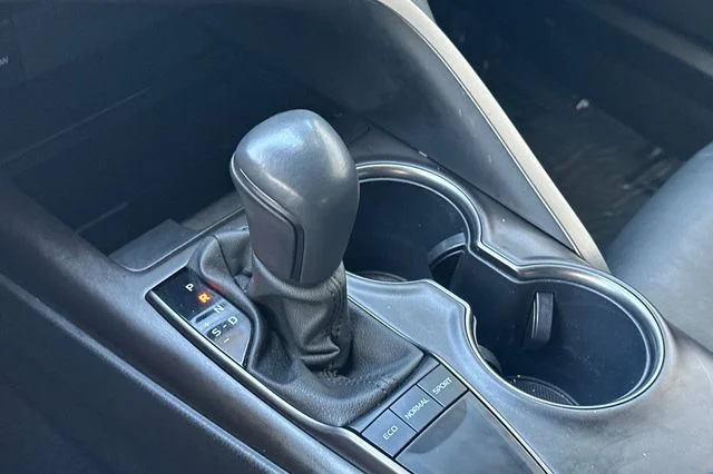 Used 2024 Ice Toyota SE image 24
