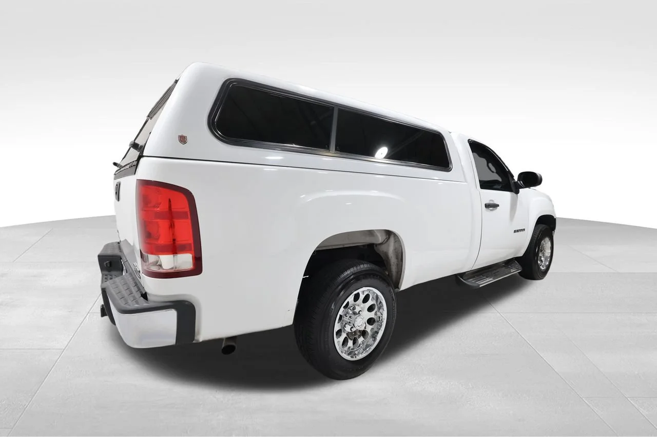 Used 2010 SUMMIT WHITE GMC Work Truck image 3