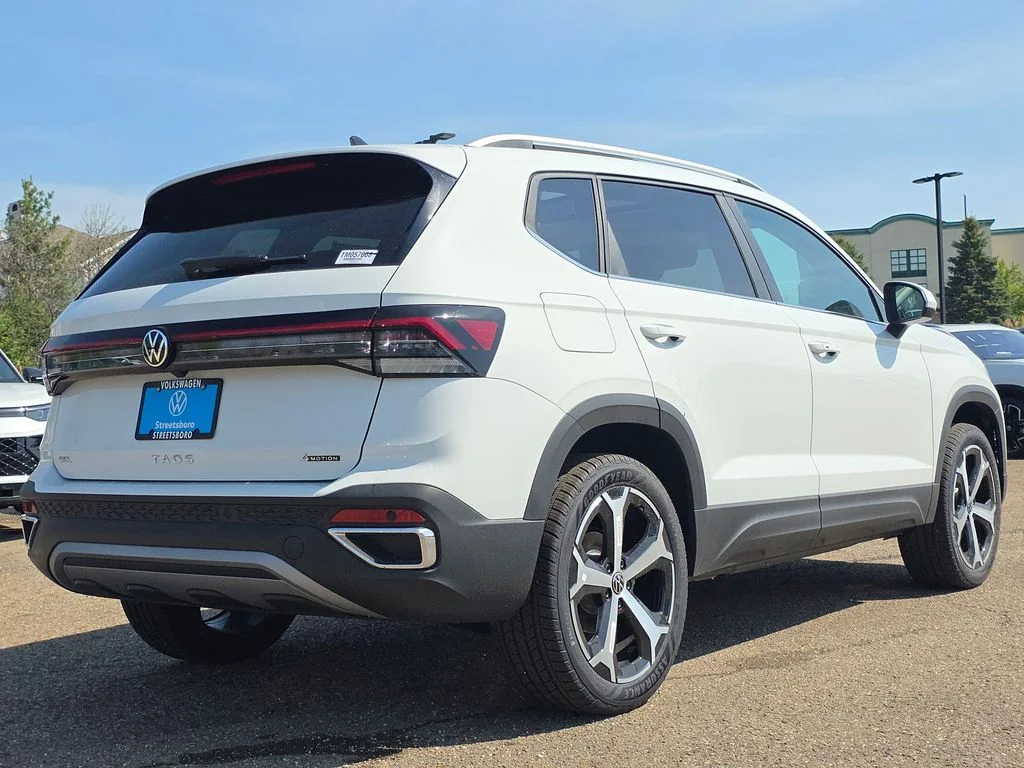 New 2026 Pure White Volkswagen 1.5T SEL image 4