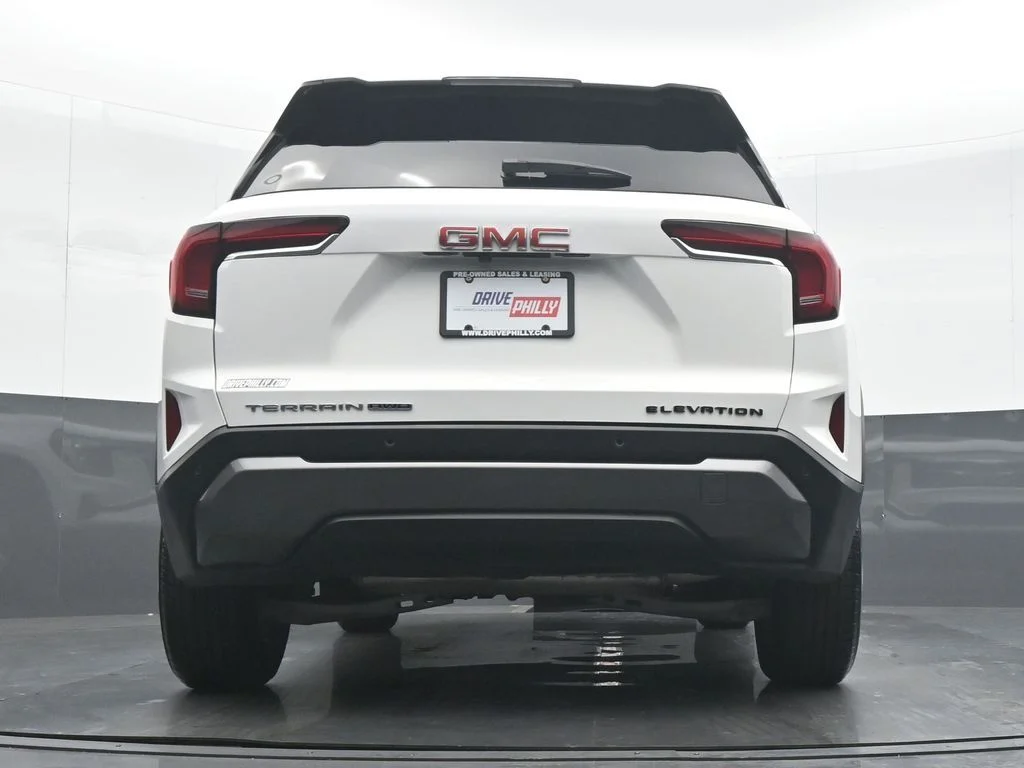 Used 2026 White GMC Elevation image 29