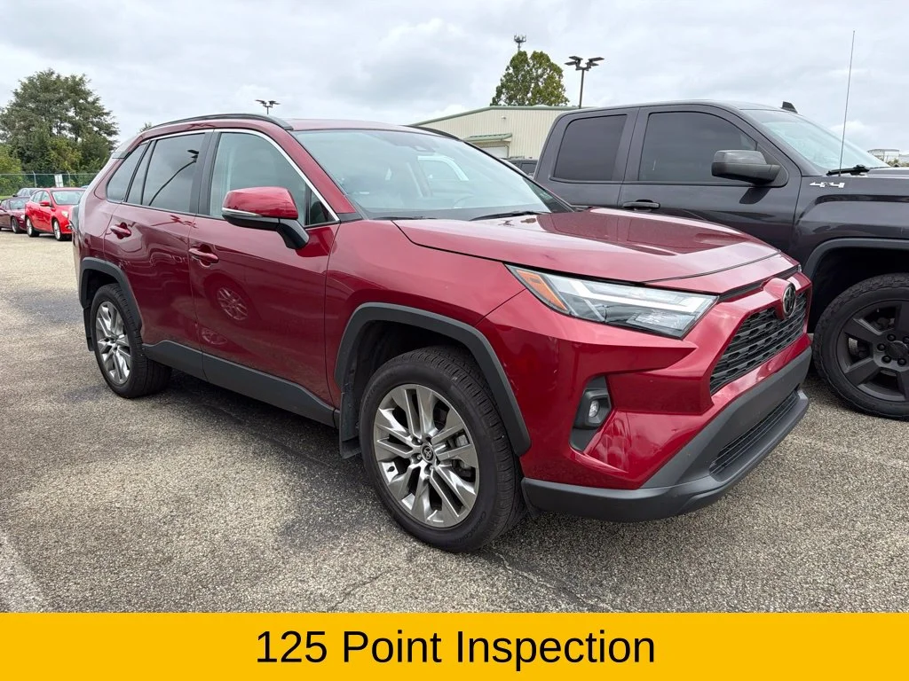 Used 2022 Pearl Toyota XLE Premium image 2