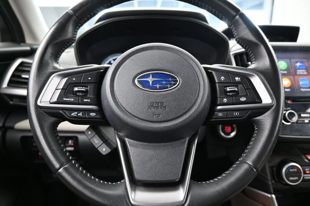 Used 2022 Crystal White Pearl Subaru Limited image 27