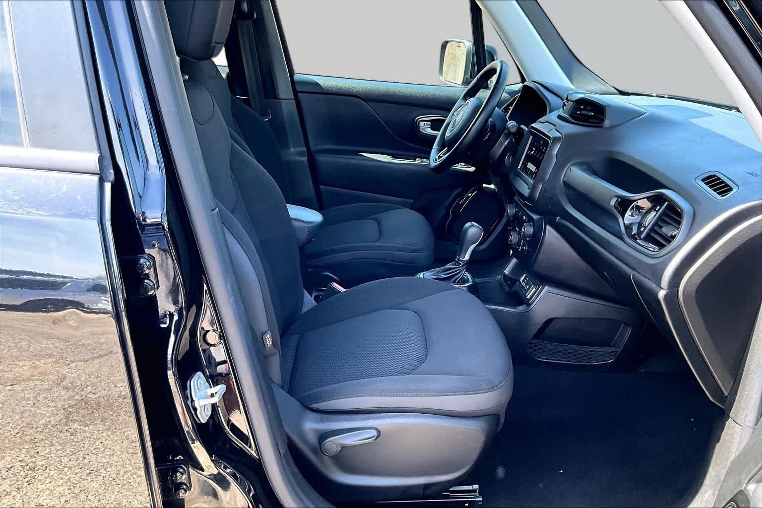 Used 2020 Black Clearcoat Jeep Altitude image 8
