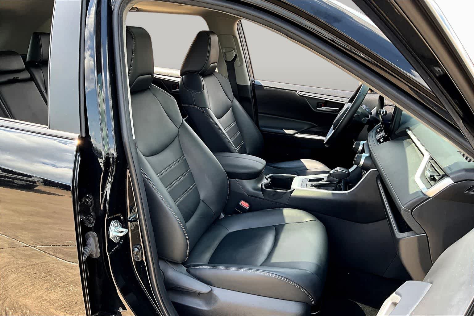 Used 2024 Midnight Black Metallic Toyota XLE Premium image 9