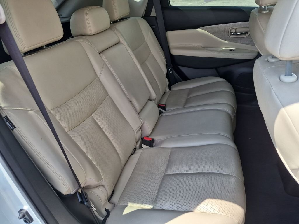 Used 2022 White Nissan SL image 32