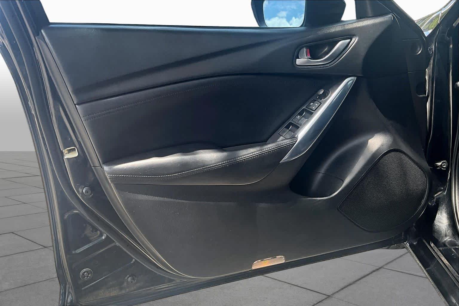 Used 2014 Jet Black Mica Mazda i Touring image 22