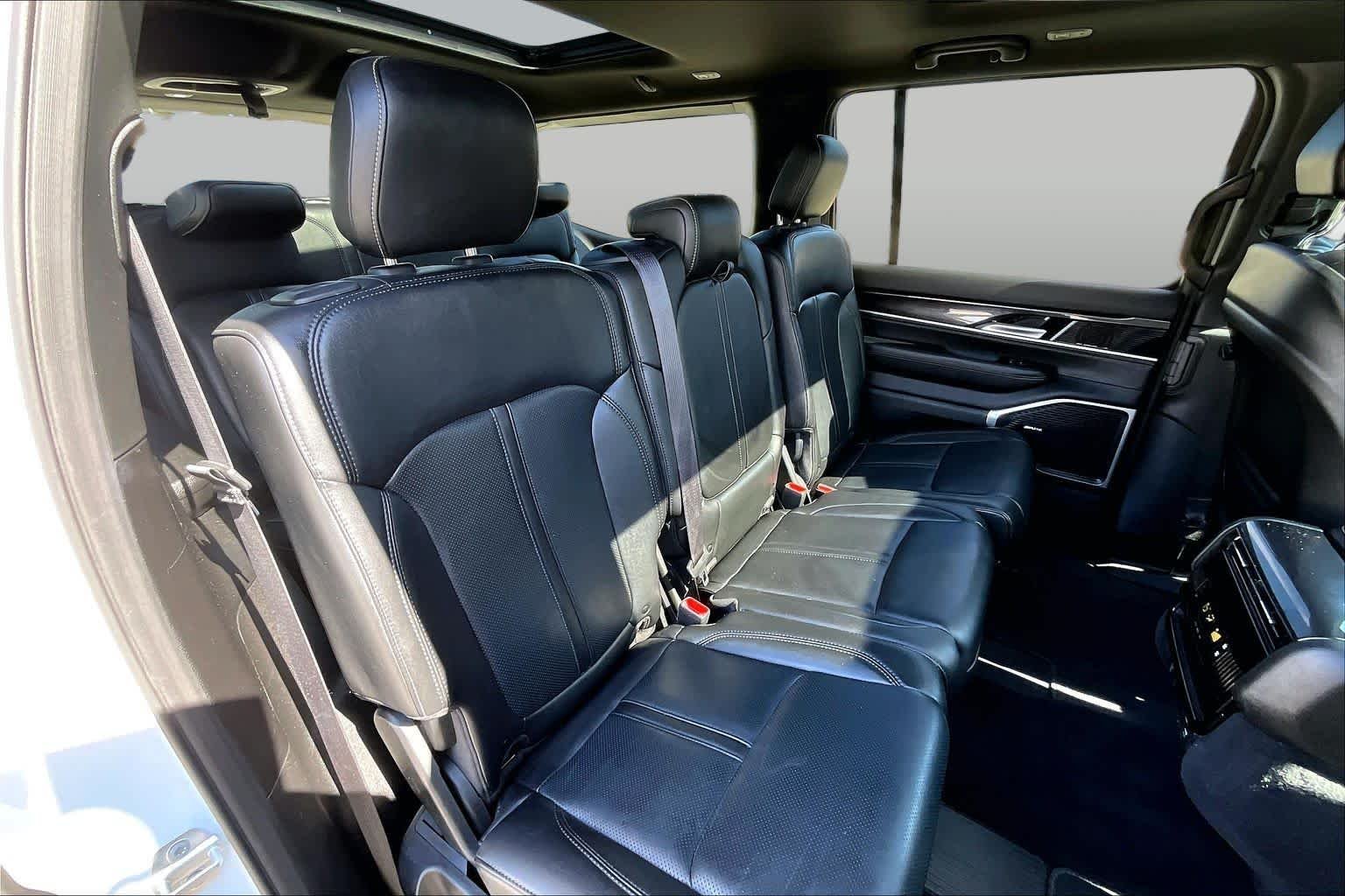 Used 2024 Bright White Clearcoat Jeep  image 17