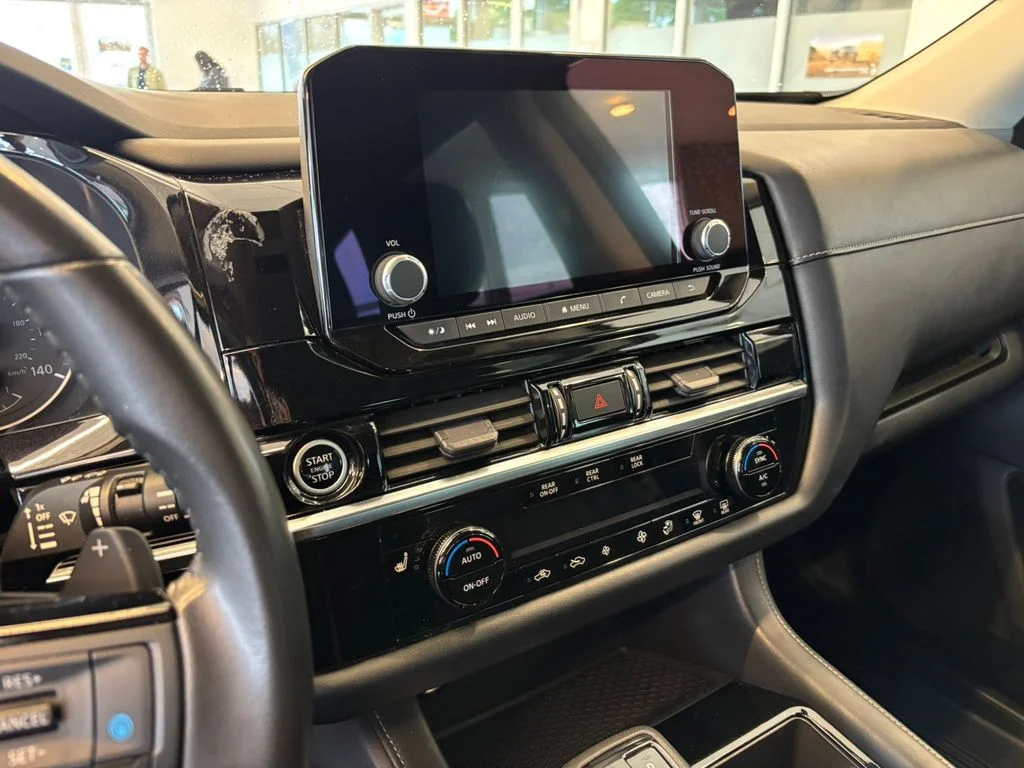 Used 2023 Silver Nissan SV image 13