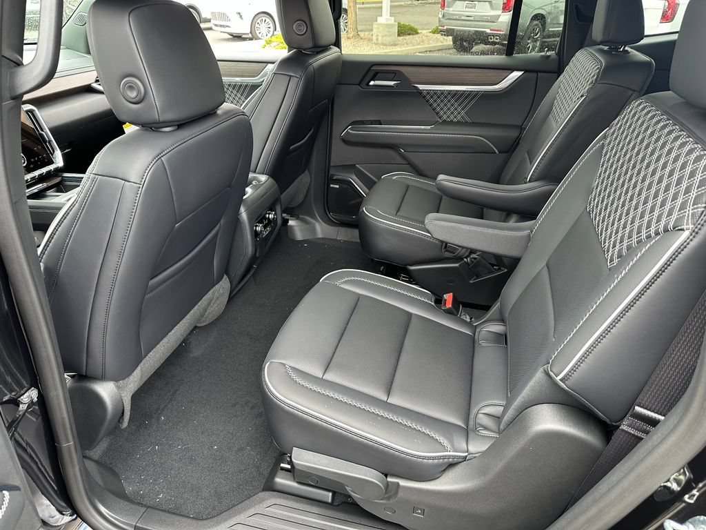 2026 GMC Acadia Denali - Photo 8